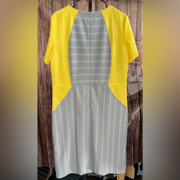 GUC Metro Style Color Block Dress - Picture 2 of 2